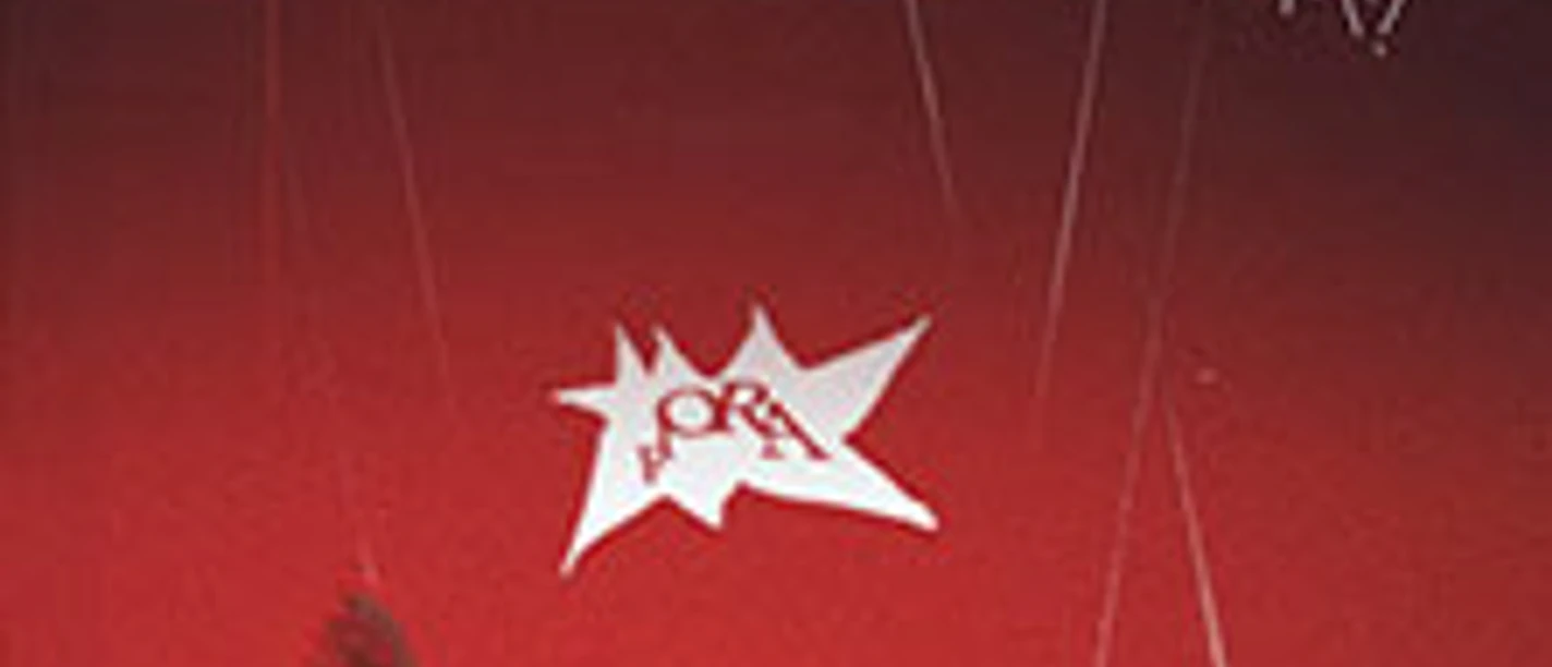 Rotes Konzertmotiv mit fiora, erhobener Hand und Schriftzug „Wer hat dir das beigebracht?“