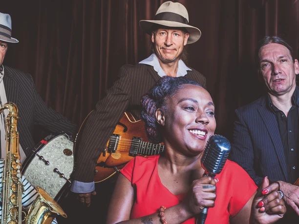 Ballroomshakers_copyright_Alisa_Zellner2.jpg