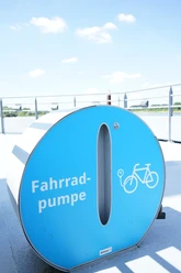 20260701tla_Fahrradpumpe_Schiffsanleger_1.JPG