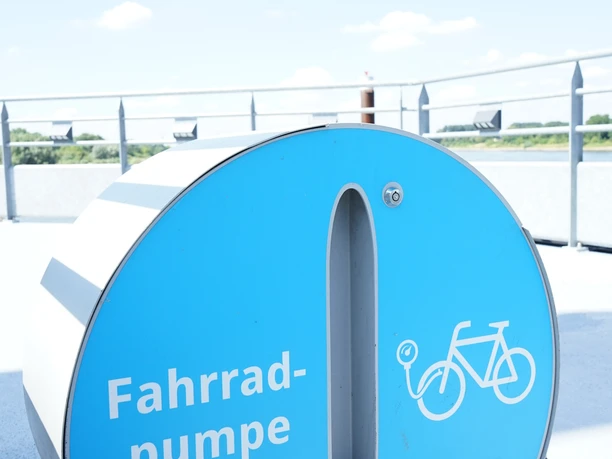 20260701tla_Fahrradpumpe_Schiffsanleger_1.JPG