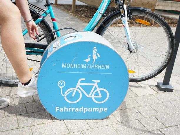 20260630tla_Fahrradpumpe_Rathausvorplatz_6.JPG