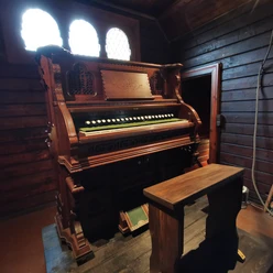 Harmonium in der Stabkirche Stiege Harmonium in der Stabkirche Stiege