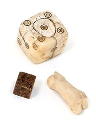 Archäologisches Museum Frankfurt: Würfel, Plättchen und Knochen
