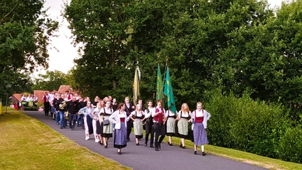 Das Erntedankfest in Hepstedt mit Umzug Das Erntedankfest in Hepstedt mit Umzug