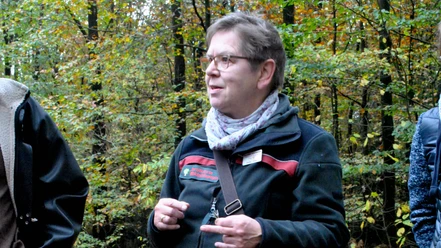 Ulrike Öhler bei einer Pilzlehrwanderung Ulrike Öhler bei einer Pilzlehrwanderung