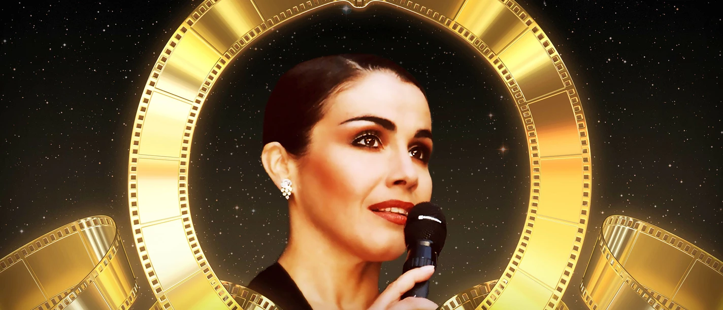 katrin-weber-kino-web.jpg Katrin Weber als Icone im typischen Kranz der Hollywoodfilme