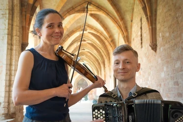 Conexus: Tabea Höfer, Violine & Marek Stavinak, Akkordeon