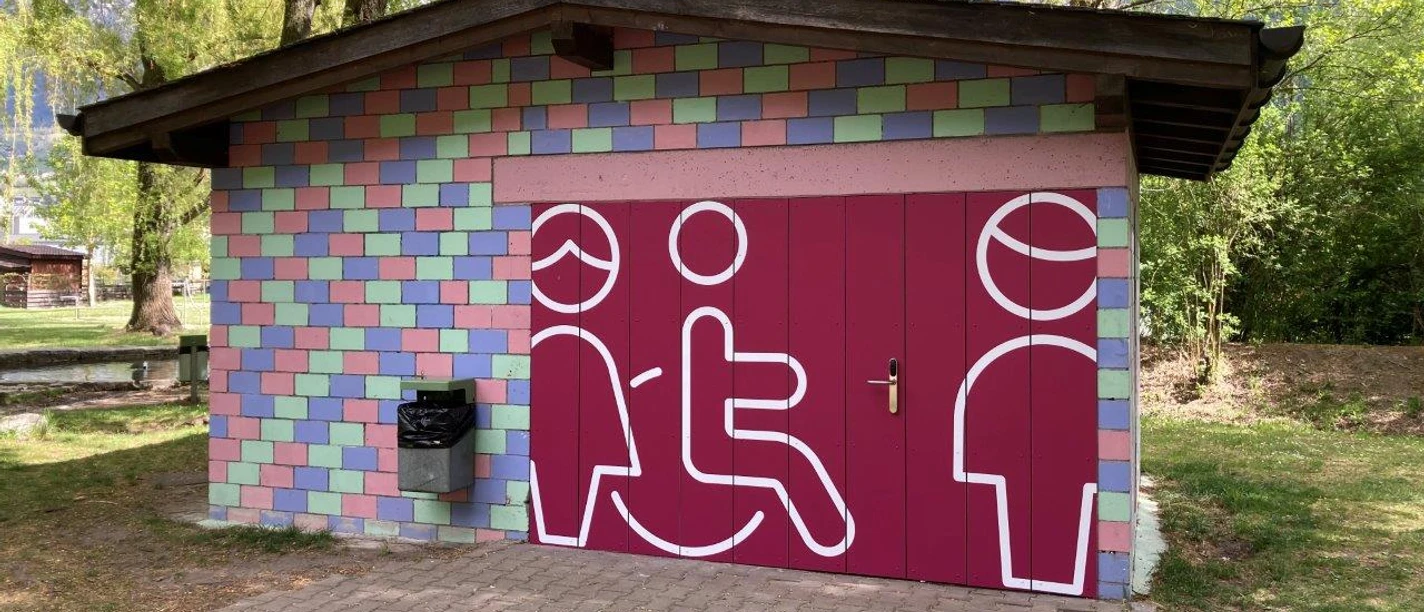 Öffentliche Toilette Biotop