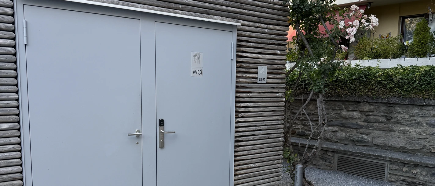 Öffentliche Toilette Schlossgarten.JPG