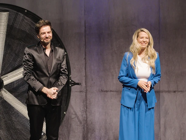 Halbnahe Belle und Stevens bei der True Crime 187 Show 15x11 © Christian Teubig.jpg