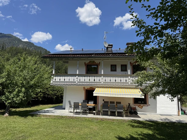 Ferienhaus Gartenansicht