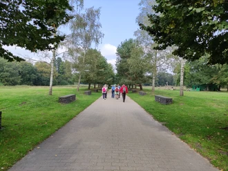 Die Allee der heilenden Bäume im Gesundheitspark Speckenbüttel