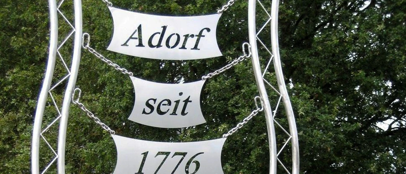 Bild4_SchildAdorf_bearbeitet.jpg