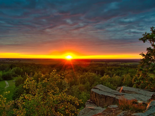 Sonnenuntergang auf dem Gaudlitzberg - Ausflugstipps in der Region Leipzig