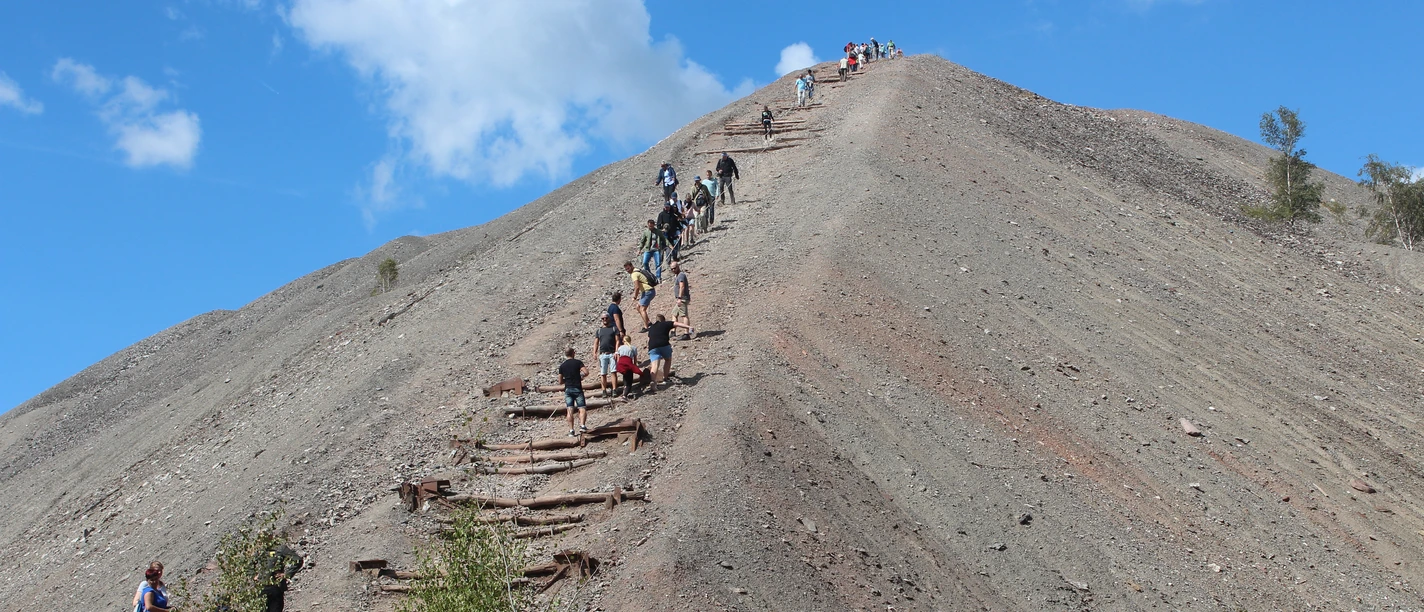 Abraumhalde des Kupferschieferbergbaus Hohe Linde Abraumhalde des Kupferschieferbergbaus Hohe Linde