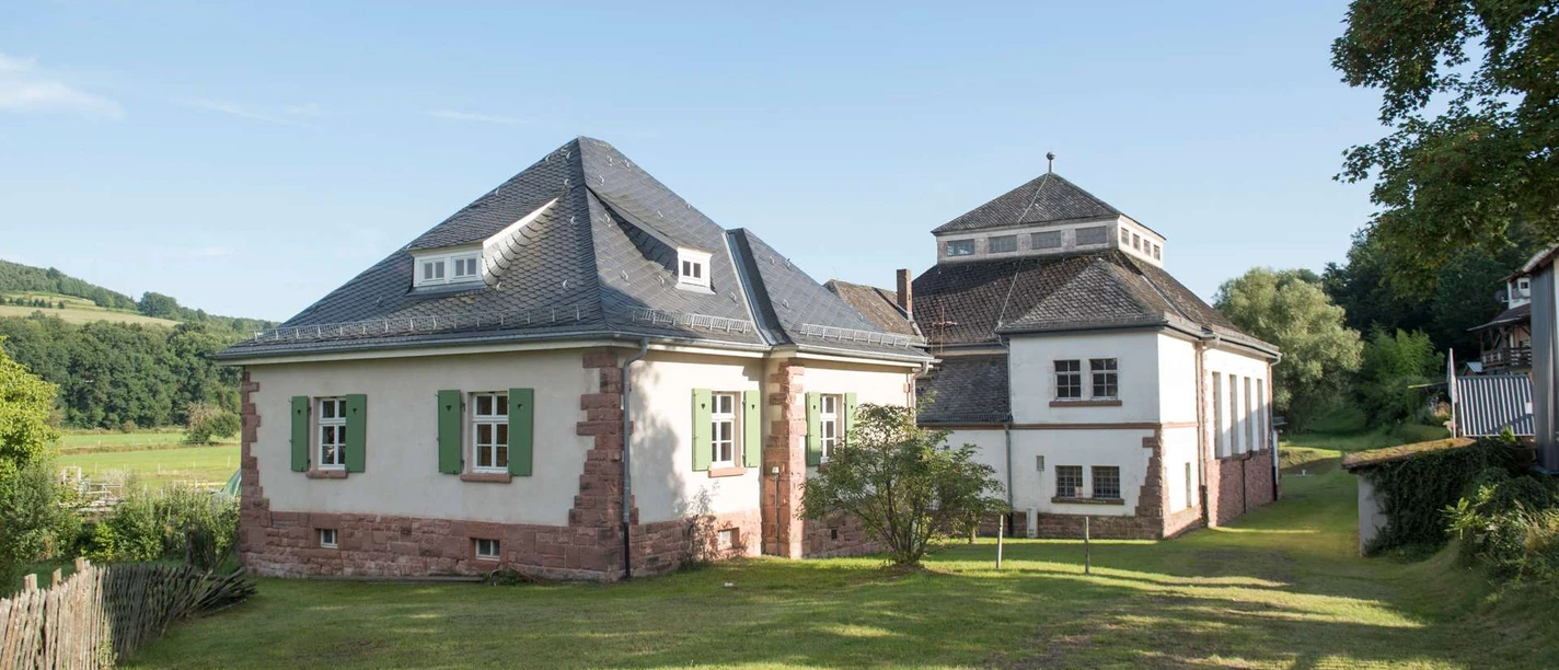 Wasserwerk auf dem Radweg Perlen der Jossa in Mernes