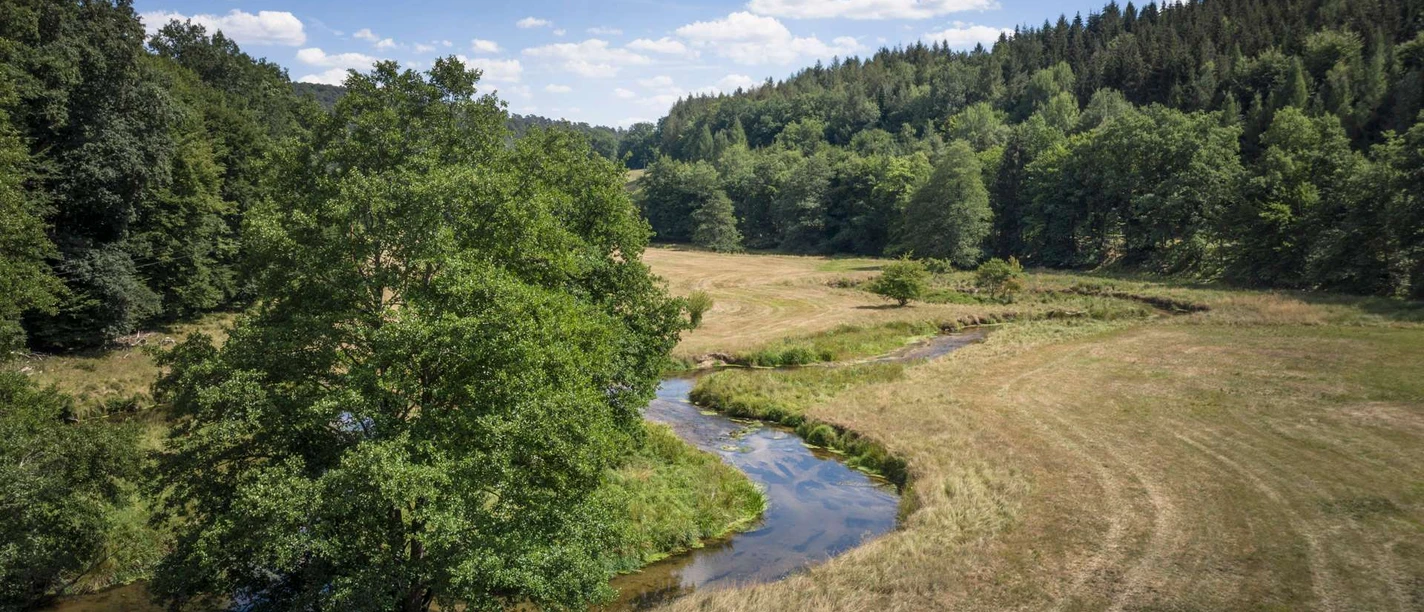 Wandern auf der Spessartspur Marjosser Müsbrücken-Spur in Steinau an der Straße mit der Drohne fotografiert