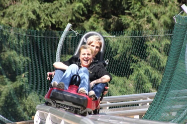 Spaß pur auf der Sommerrodelbahn