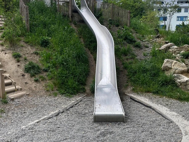 Spielplatz_Kyburgpark_Sursee_Rutschbahn.png