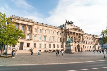 Schloss_Carisma.jpg