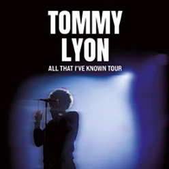 Konzertplakat zu Tommy Lyon mit Sänger-Silhouette im Scheinwerferlicht vor dunklem Hintergrund