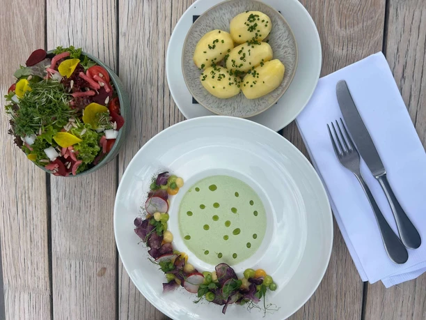 Hessische Grüne Soße im Restaurant obendrüber