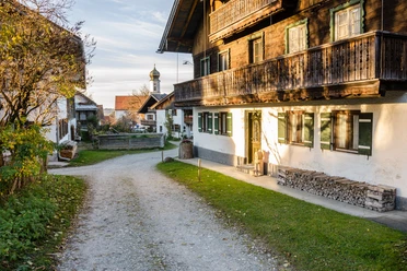 Fernradweg - Loisach-Radweg - Ortszentrum von Ohlstadt