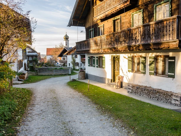 Fernradweg - Loisach-Radweg - Ortszentrum von Ohlstadt
