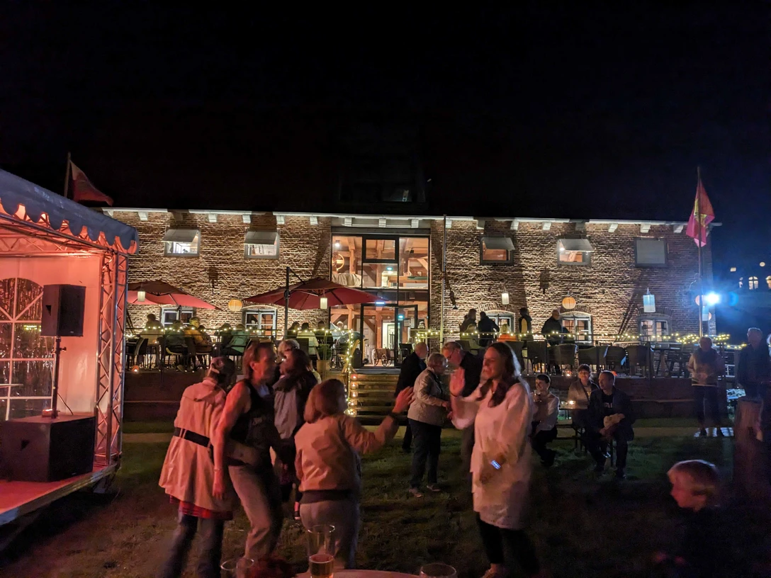 PXL_20230805_203846837.NIGHT.jpg