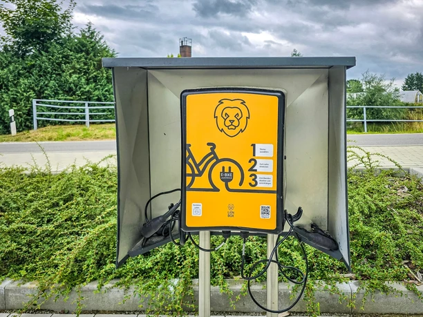 E-Bike-Ladestation Turnhalle Wiederau