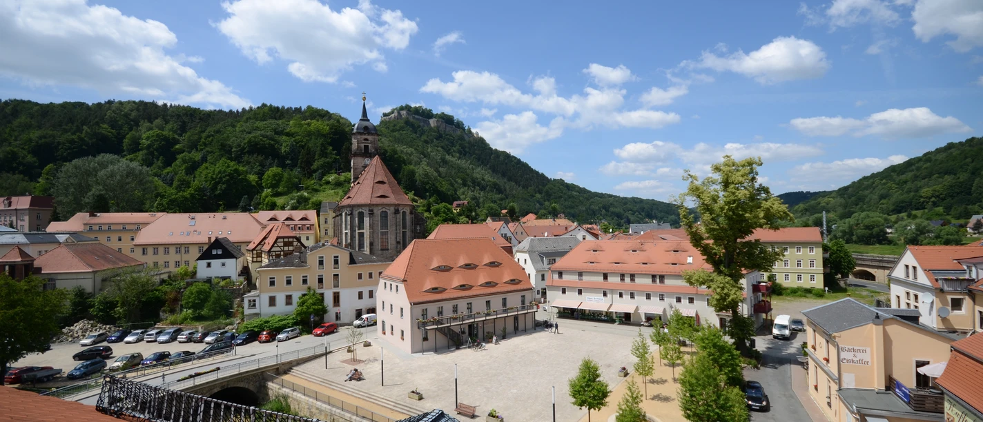 Die Stadt Königstein vor dem Hintergrund der Festung