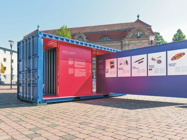 20200806_StolenMemory_Container_Arolsen_Archives_08.jpg