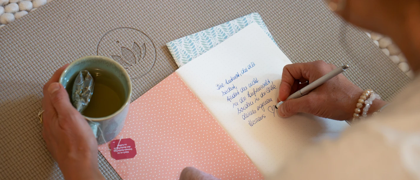 Sanftes Yoga und Journaling im Spirit