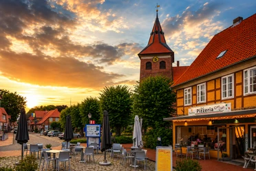 Pizzeria bei Sonnenuntergang