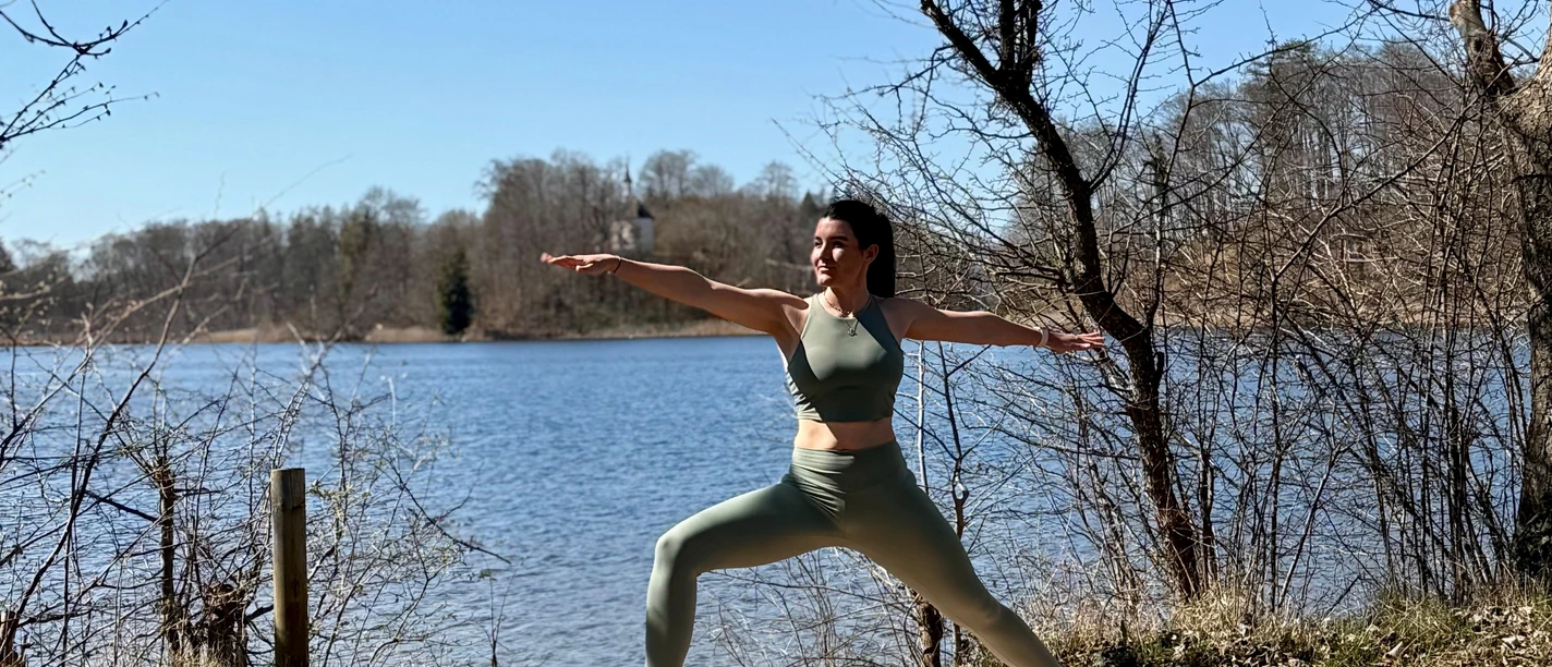 Yoga am See.jpeg