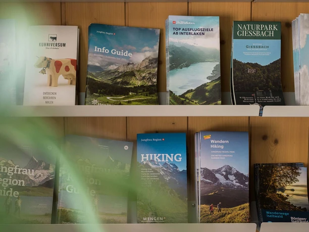 iseltwald-tourist-info-prospekte.jpg