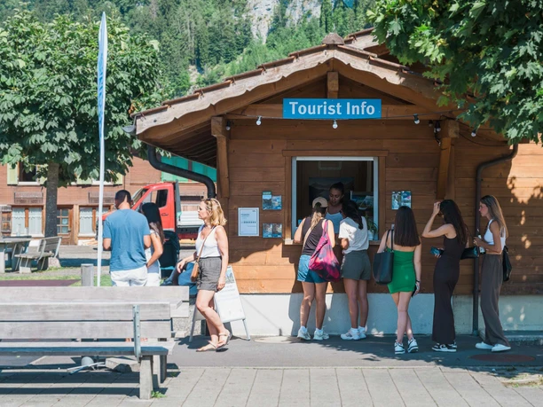 iseltwald-tourist-info-aussen-gaeste.jpg