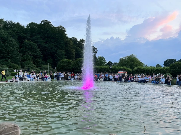 Springbrunnen - Fontäne mit Licht