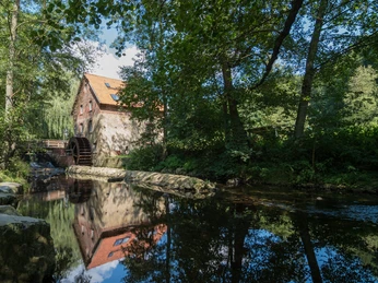Wandern auf dem Mühlenweg am Wiehengebirge