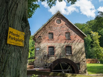 Wandern auf dem Mühlenweg am Wiehengebirge