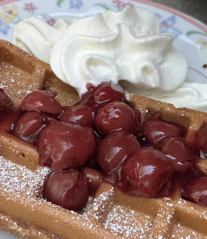 sonntags Waffeln ... mmmhh ... lecker_quer.jpeg