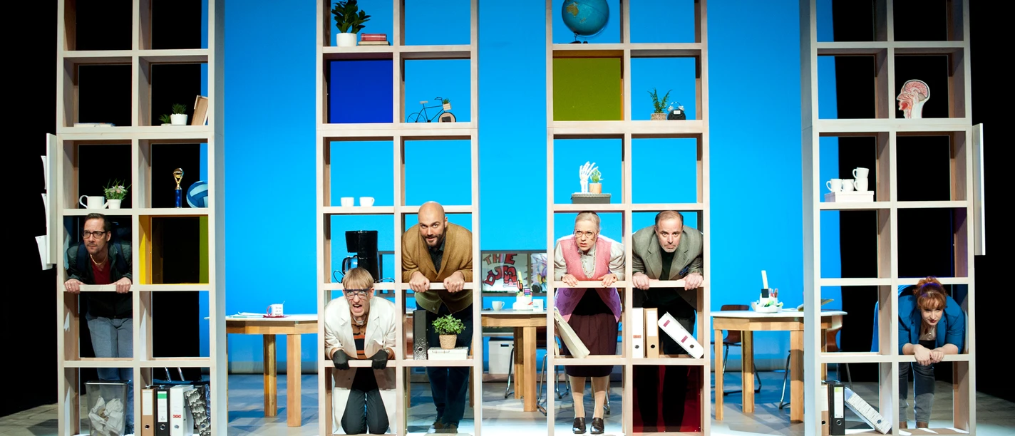 Theater - Eingeschlossene Gesellschaft (Hermann Posch).jpg
