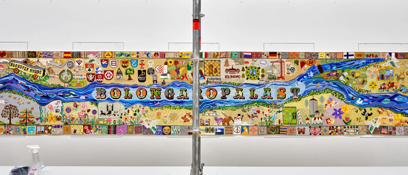 Wandteppich „Bolongaro Palast“ im Museum ausgestellt