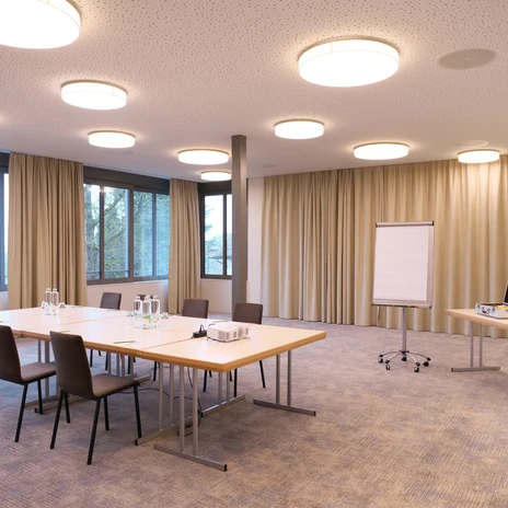 P1024139-Lr.jpg
