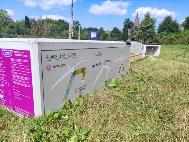 Anlage mit Slackline auf dem Zolli