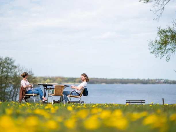 Pause mit Ausblick über den Ratzeburger See.