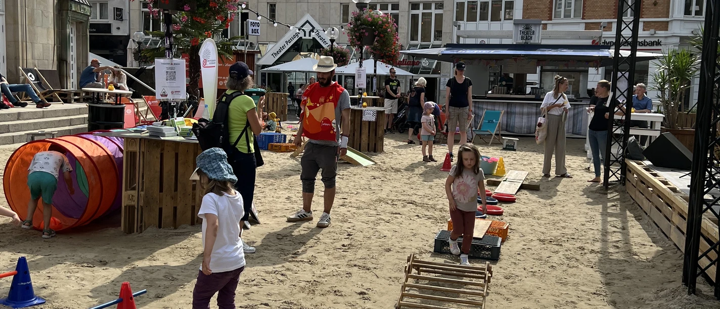 Bewegungsparcour Kinderprogramm beach.jpeg