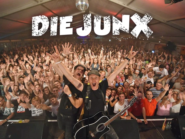 DieJunX-Live003-1920.jpg DieJunX-Live003-1920.jpg