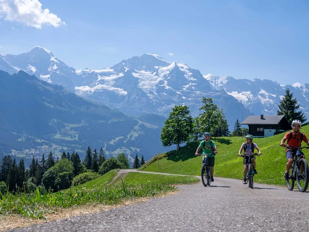 outdoor-switzerland-ebike-tour-isenfluh-unterwegs-4.jpg