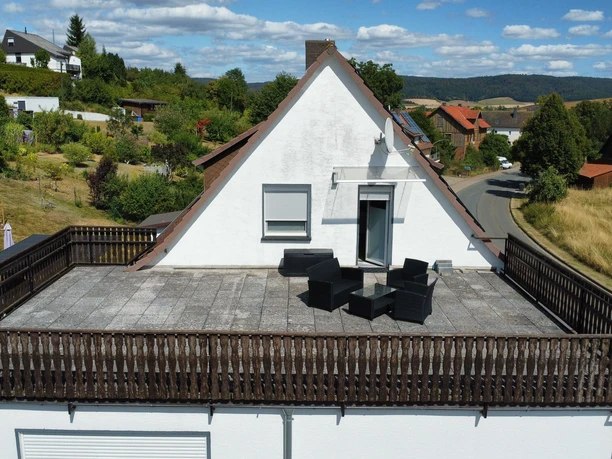 Ferien- & Monteurswohnung mit großer Terrasse nahe Edersee